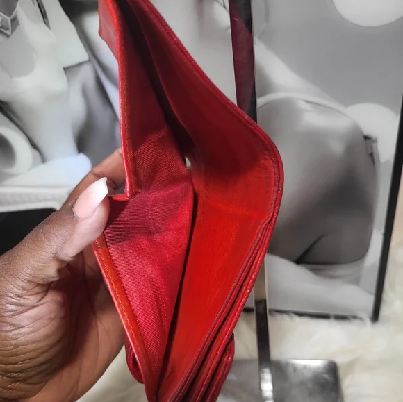 Chanel Red Caviar Wallet - Picture 4 of 8